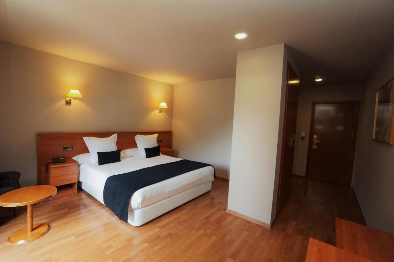Hotel & Spa Niunit Эл Серрат Экстерьер фото