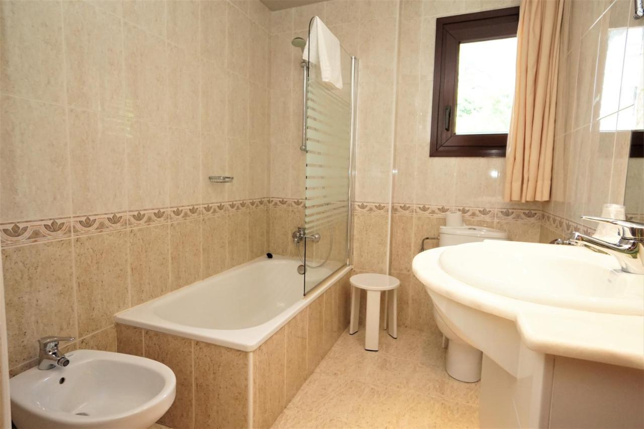 Hotel & Spa Niunit Эл Серрат Экстерьер фото